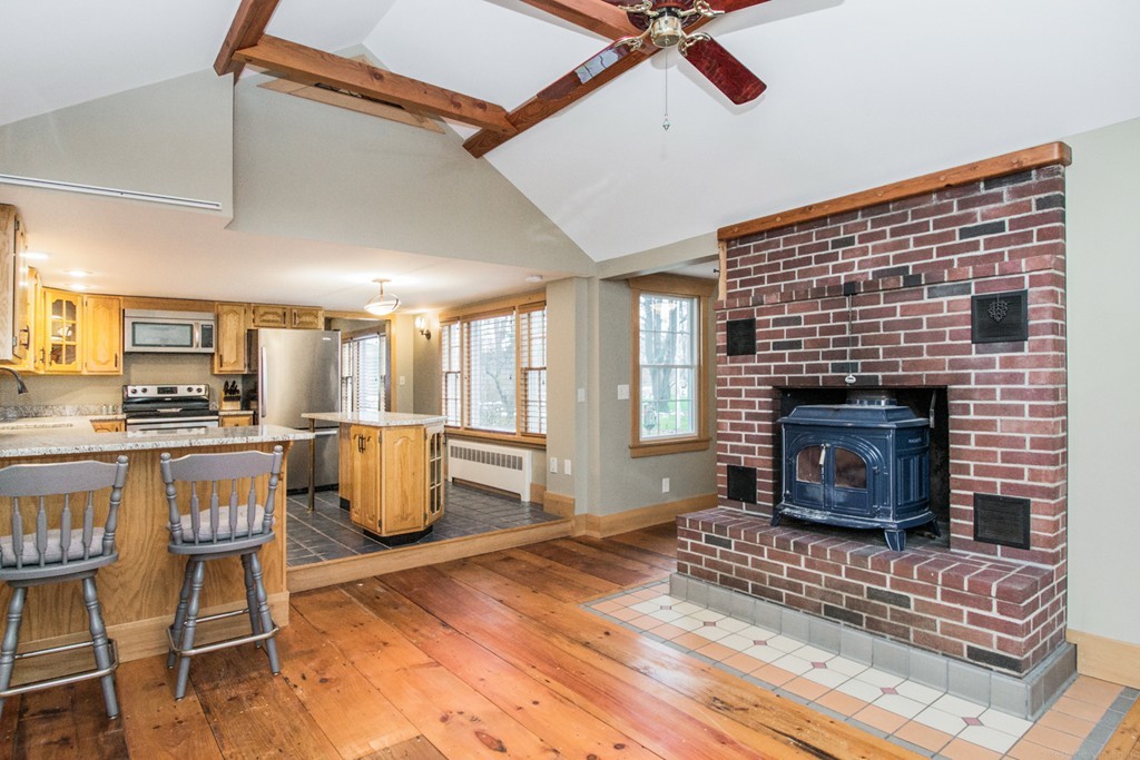 65 Pleasant Valley Road Amesbury, MA 01913 - Photo 14 of 30 Gallery Image 14