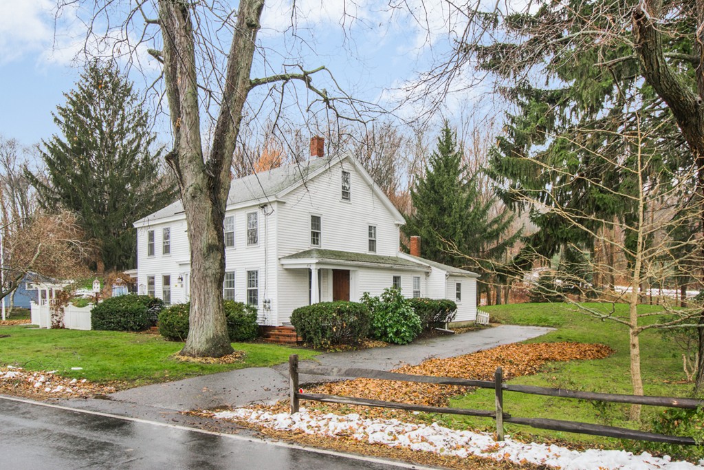 65 Pleasant Valley Road Amesbury, MA 01913 - Photo 5 of 30 Gallery Image 5