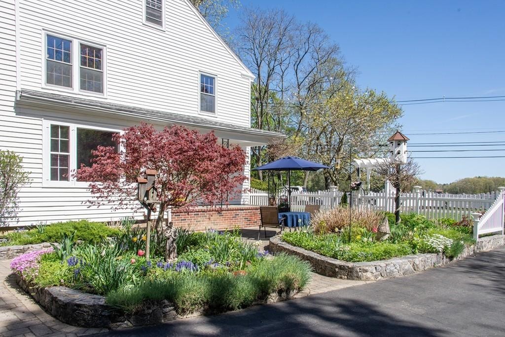 65 Pleasant Valley Road Amesbury, MA 01913 - Photo 6 of 30 Gallery Image 6