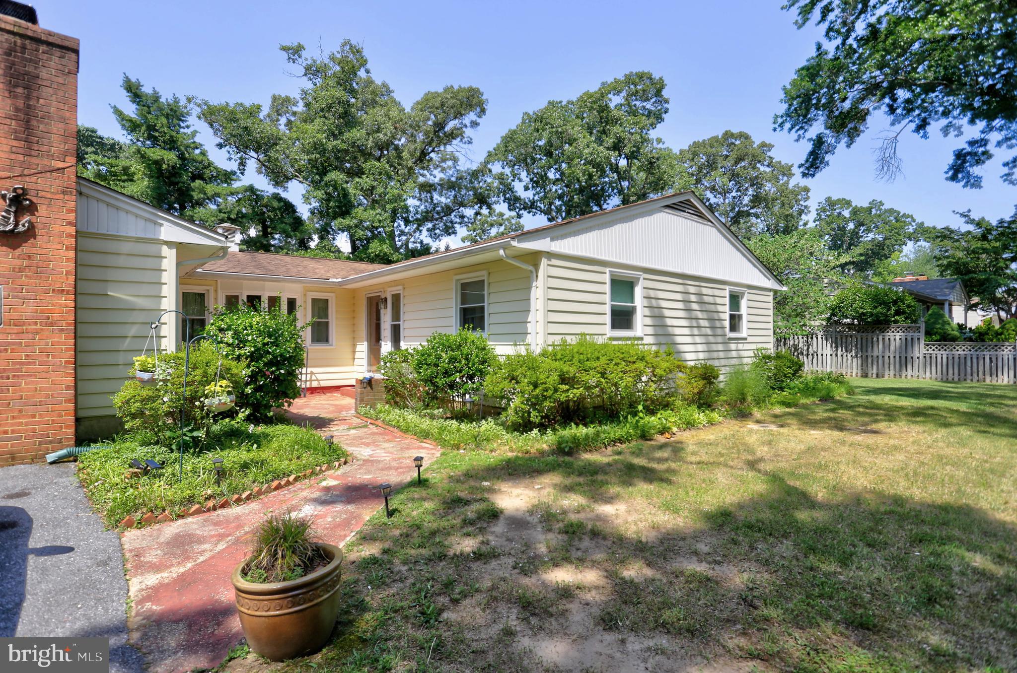 166 Sillery Bay Road Pasadena, MD 21122 - Photo 2 of 32
