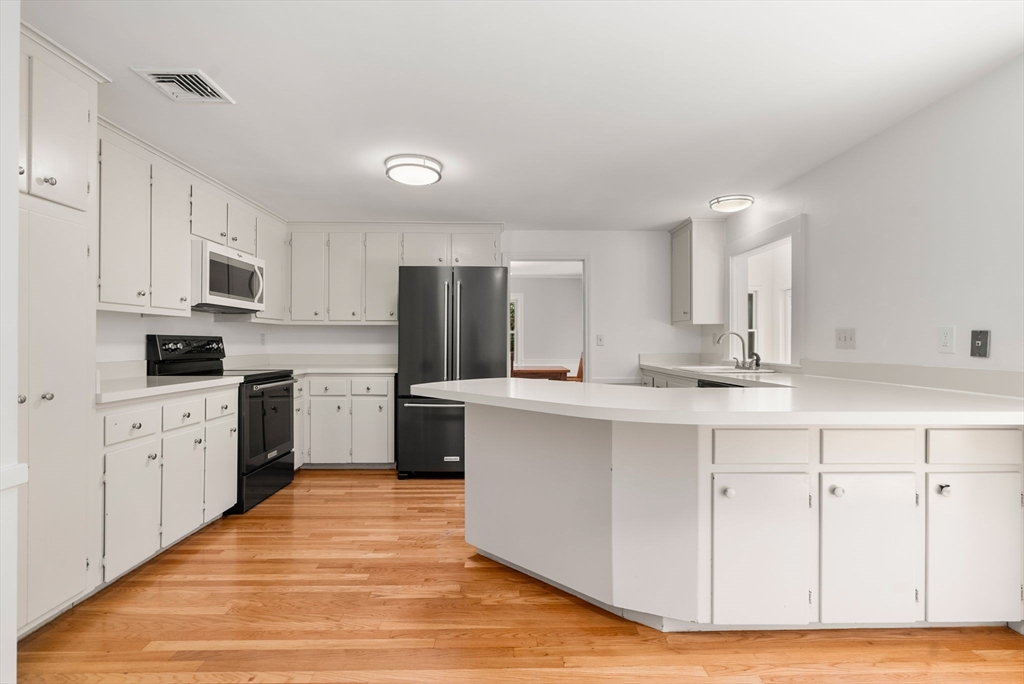 15 Saddle Ridge Road Dover, MA 02030 - Photo 8 of 34 Gallery Image 8