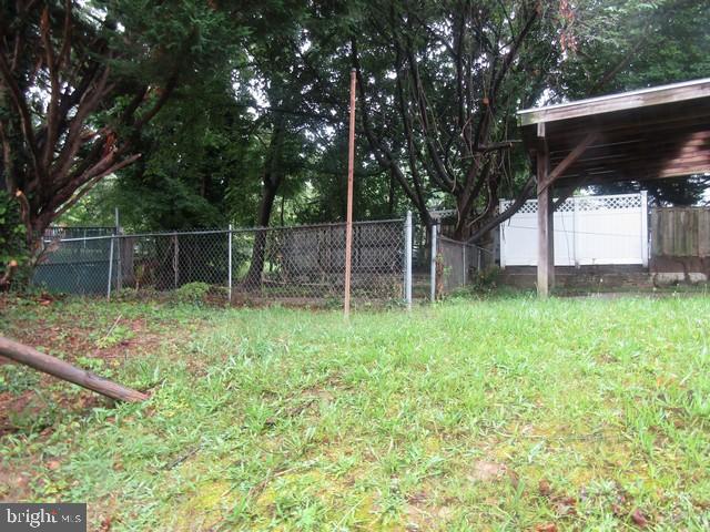 1467 Roxanna Road Northwest Washington, DC 20012 - Photo 4 of 17 rear yard