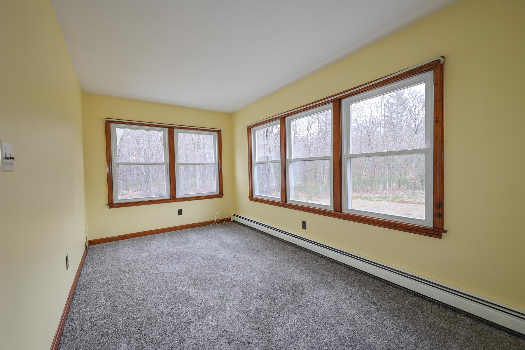 623 Borough Road Pembroke, NH 03275 - Photo 11 of 35