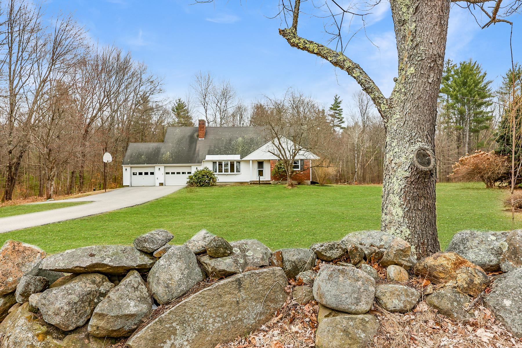 623 Borough Road Pembroke, NH 03275 - Photo 2 of 35