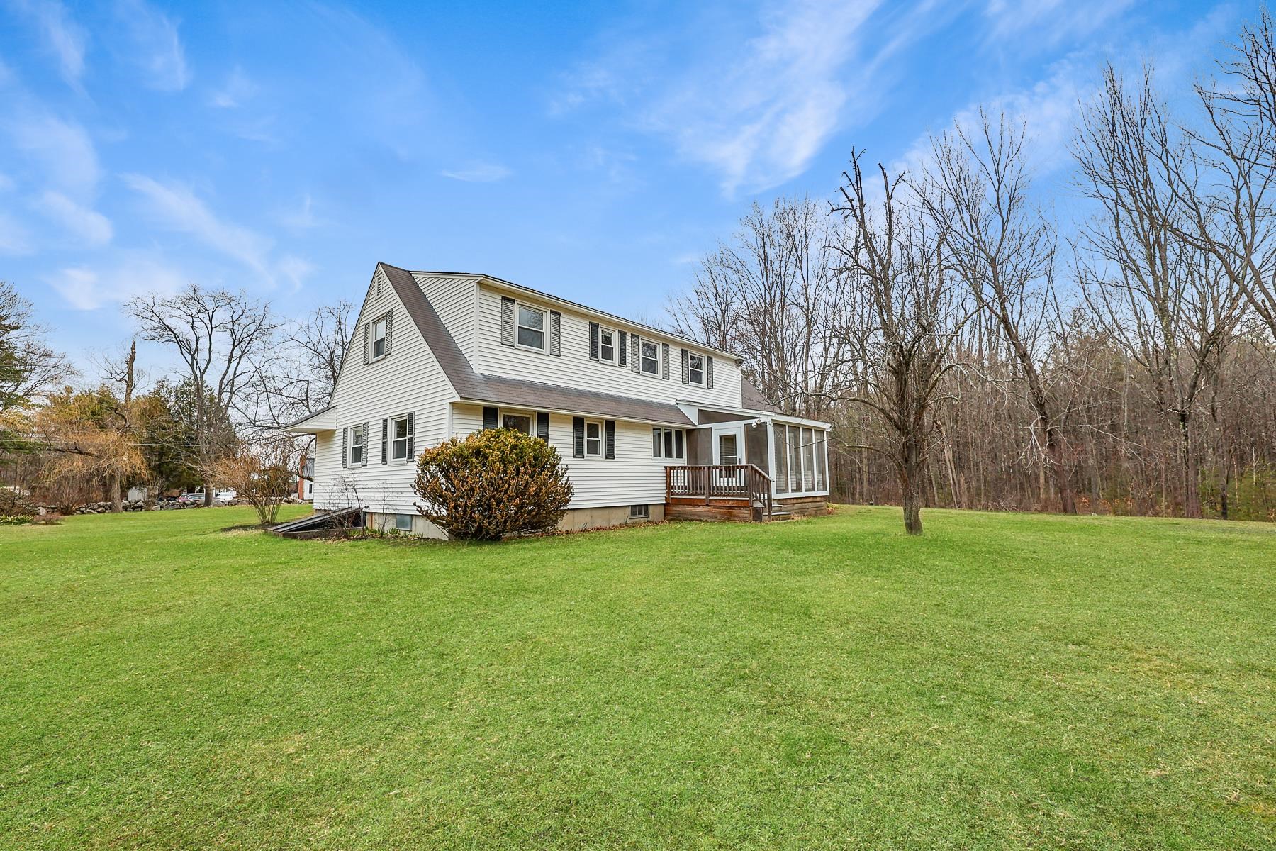 623 Borough Road Pembroke, NH 03275 - Photo 3 of 35