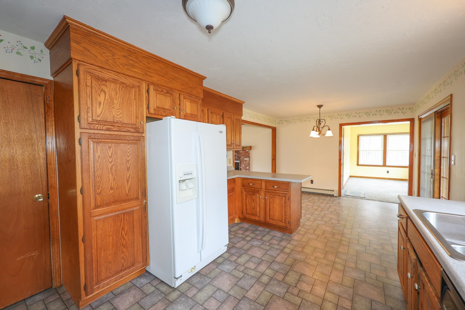 623 Borough Road Pembroke, NH 03275 - Photo 7 of 35