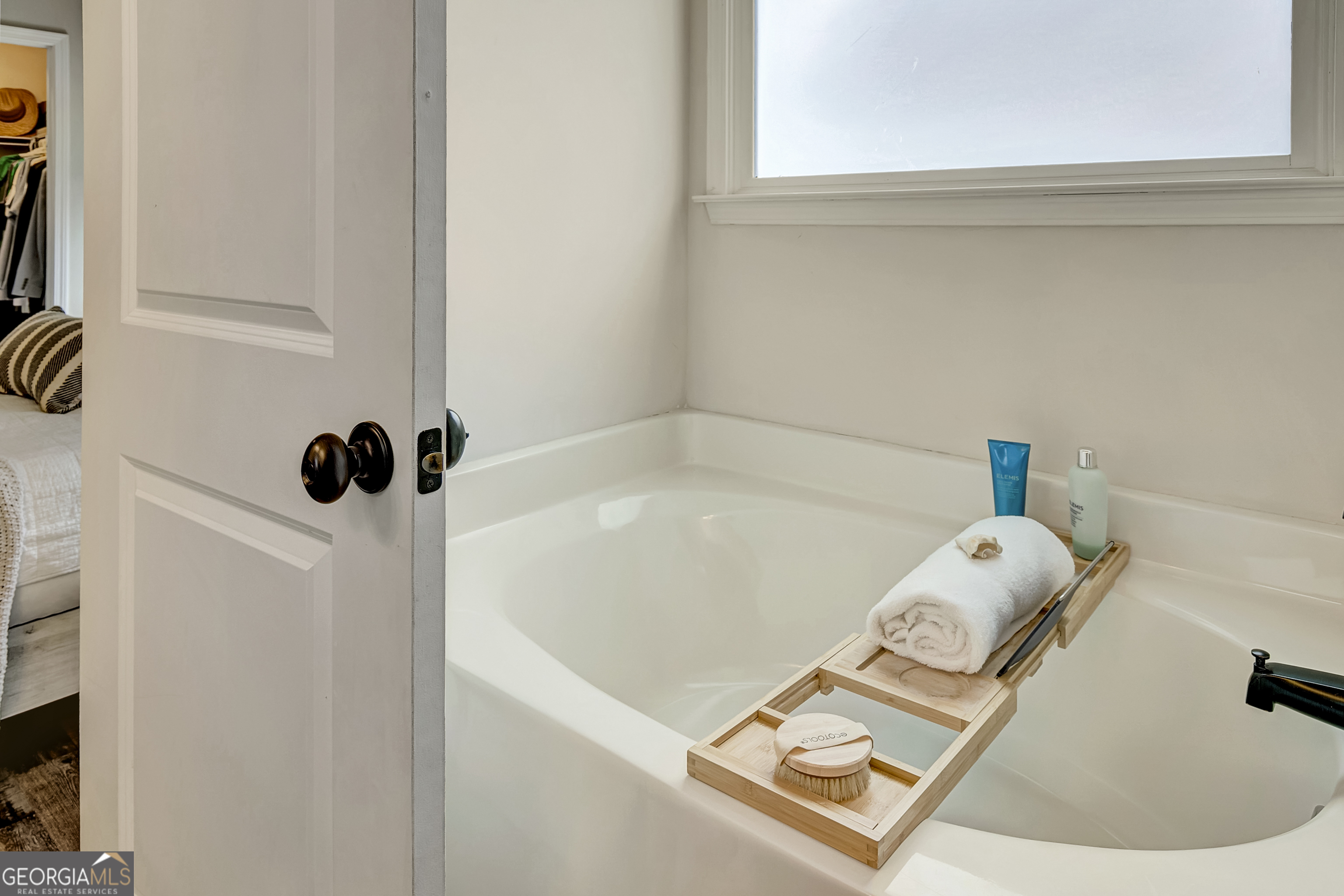 149 Raymond Carson Street Newnan, GA 30263 - Photo 28 of 42 Garden Tub