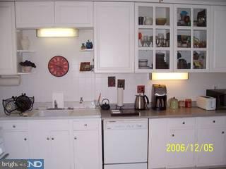 288 Sanford Road Upper Darby, PA 19082 - Photo 4 of 5