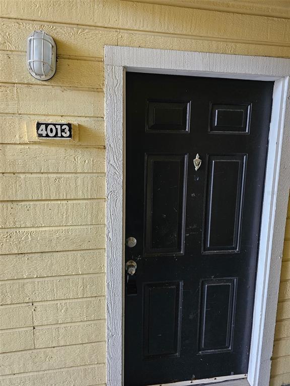 1023 South Hiawassee Road, Unit 4013 Orlando, FL 32835 - Photo 4 of 10 a close view of door