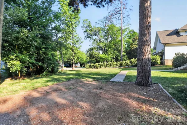 $1,580 | 3441 Commonwealth Avenue, Charlotte, NC 28205