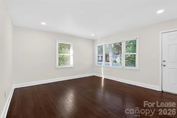 $1,580 | 3441 Commonwealth Avenue, Charlotte, NC 28205