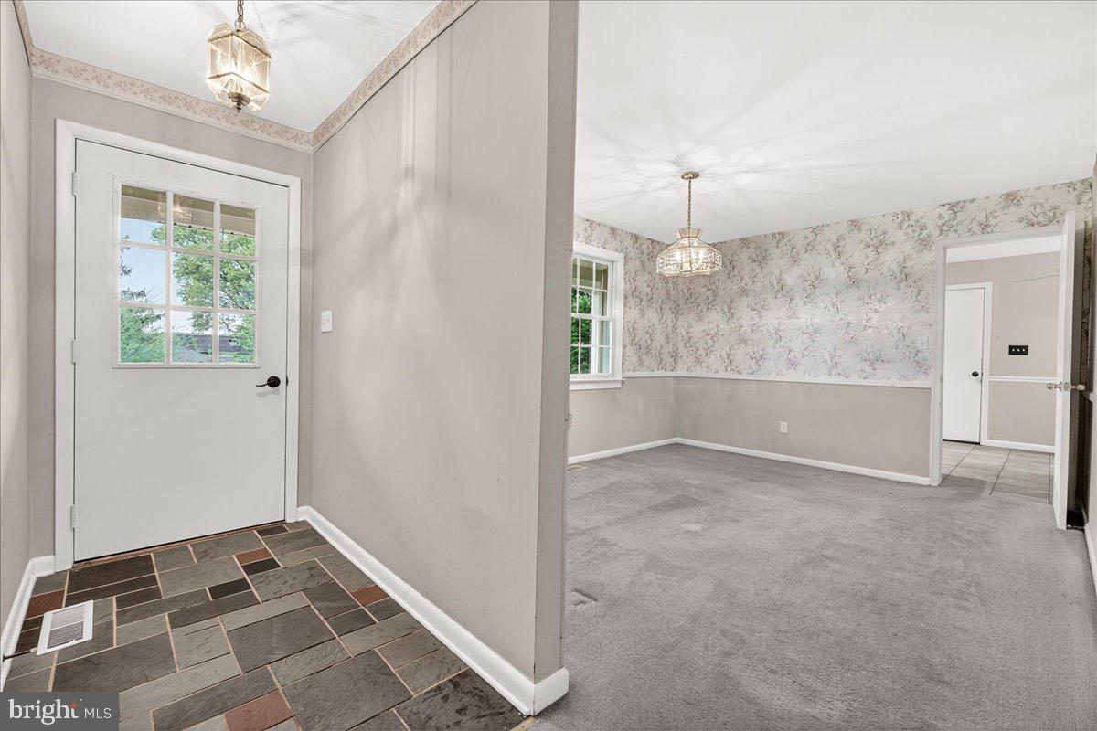 9 West Obrecht Road Sykesville, MD 21784 - Photo 13 of 30