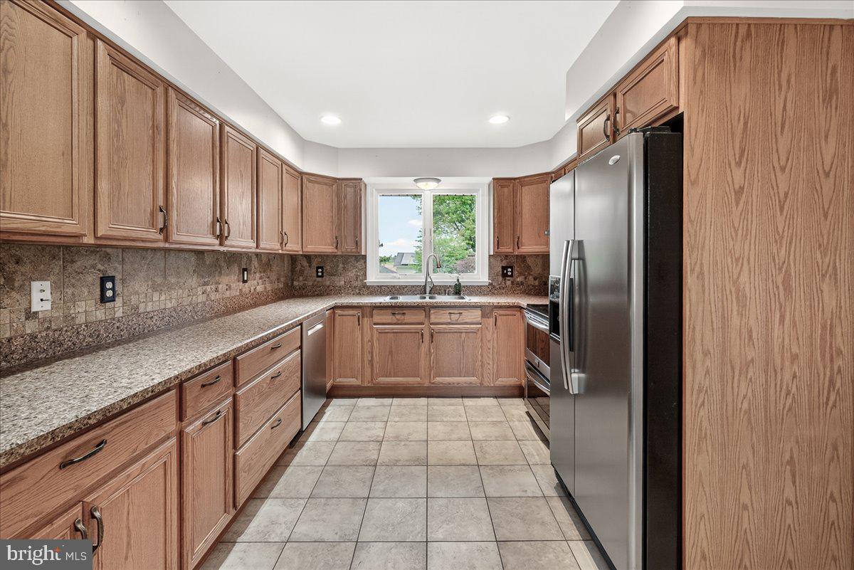 9 West Obrecht Road Sykesville, MD 21784 - Photo 5 of 30