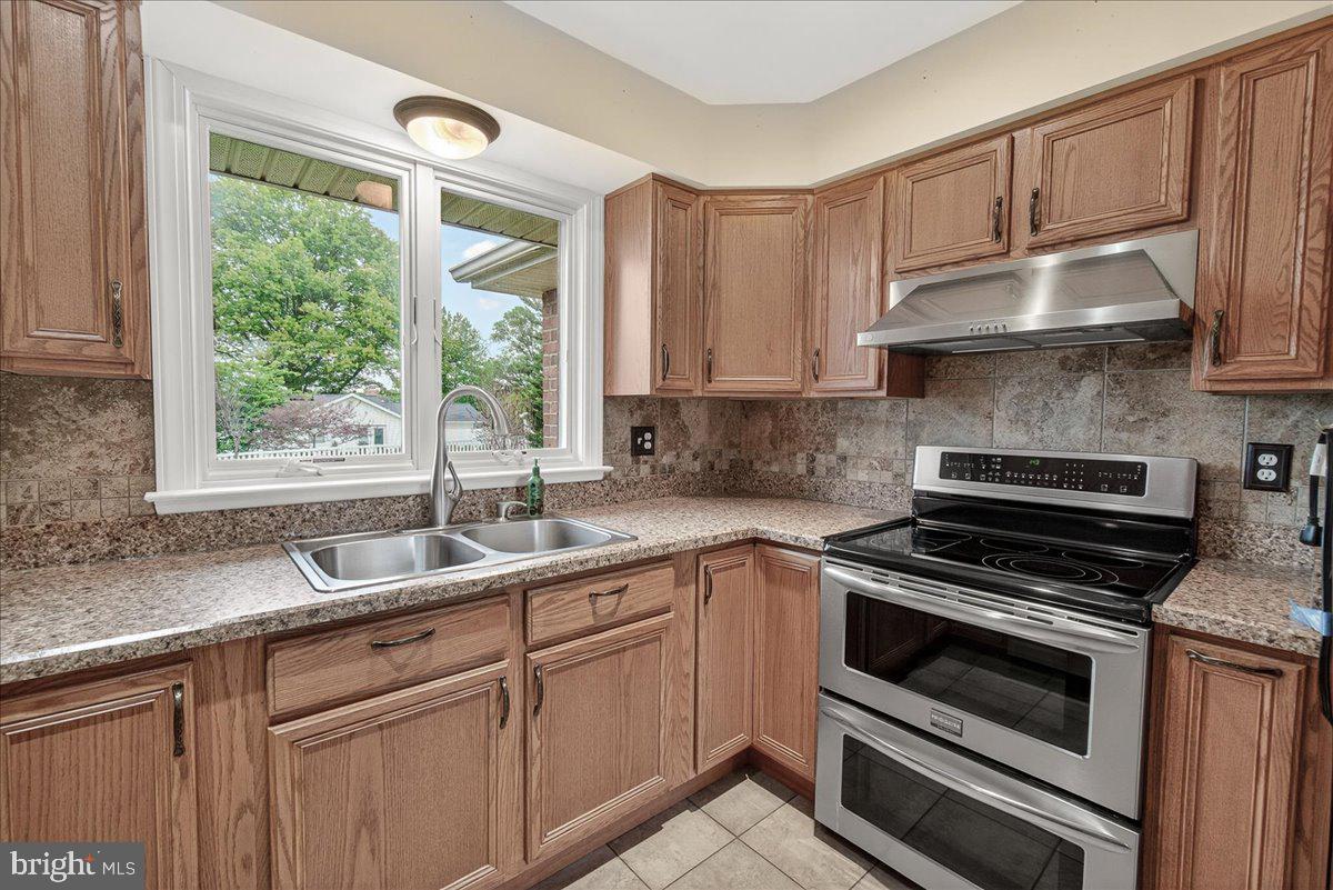 9 West Obrecht Road Sykesville, MD 21784 - Photo 8 of 30