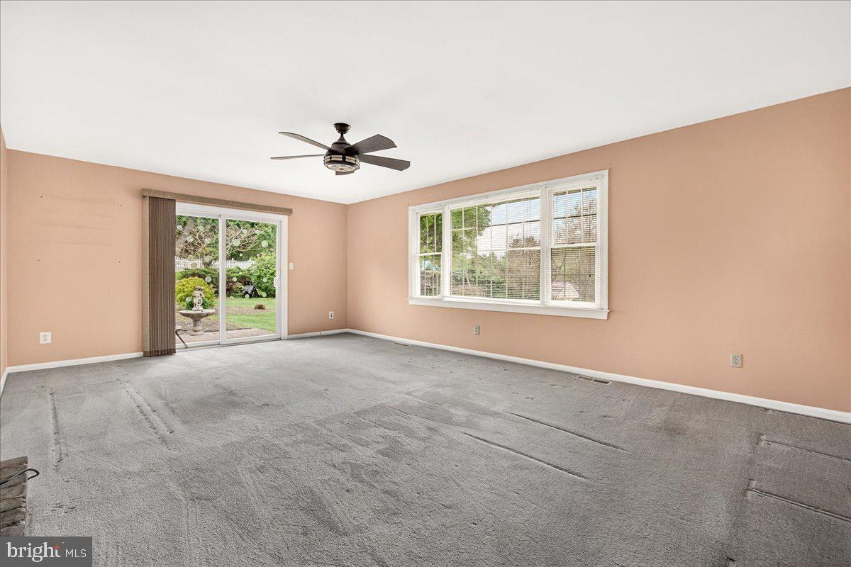 9 West Obrecht Road Sykesville, MD 21784 - Photo 10 of 30