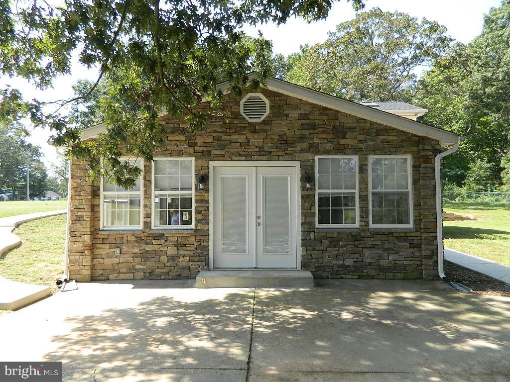 23372 Hurry Road Avenue, MD 20609 - Photo 14 of 49 side entrance into family room