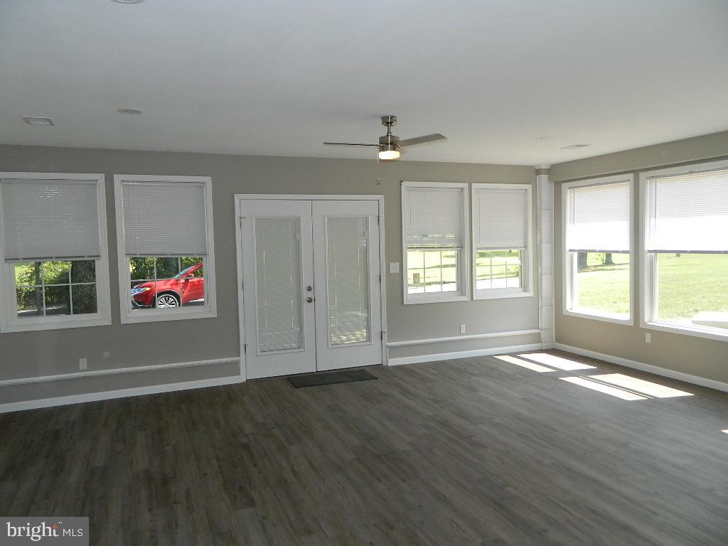 23372 Hurry Road Avenue, MD 20609 - Photo 15 of 49 Huge Family Room !