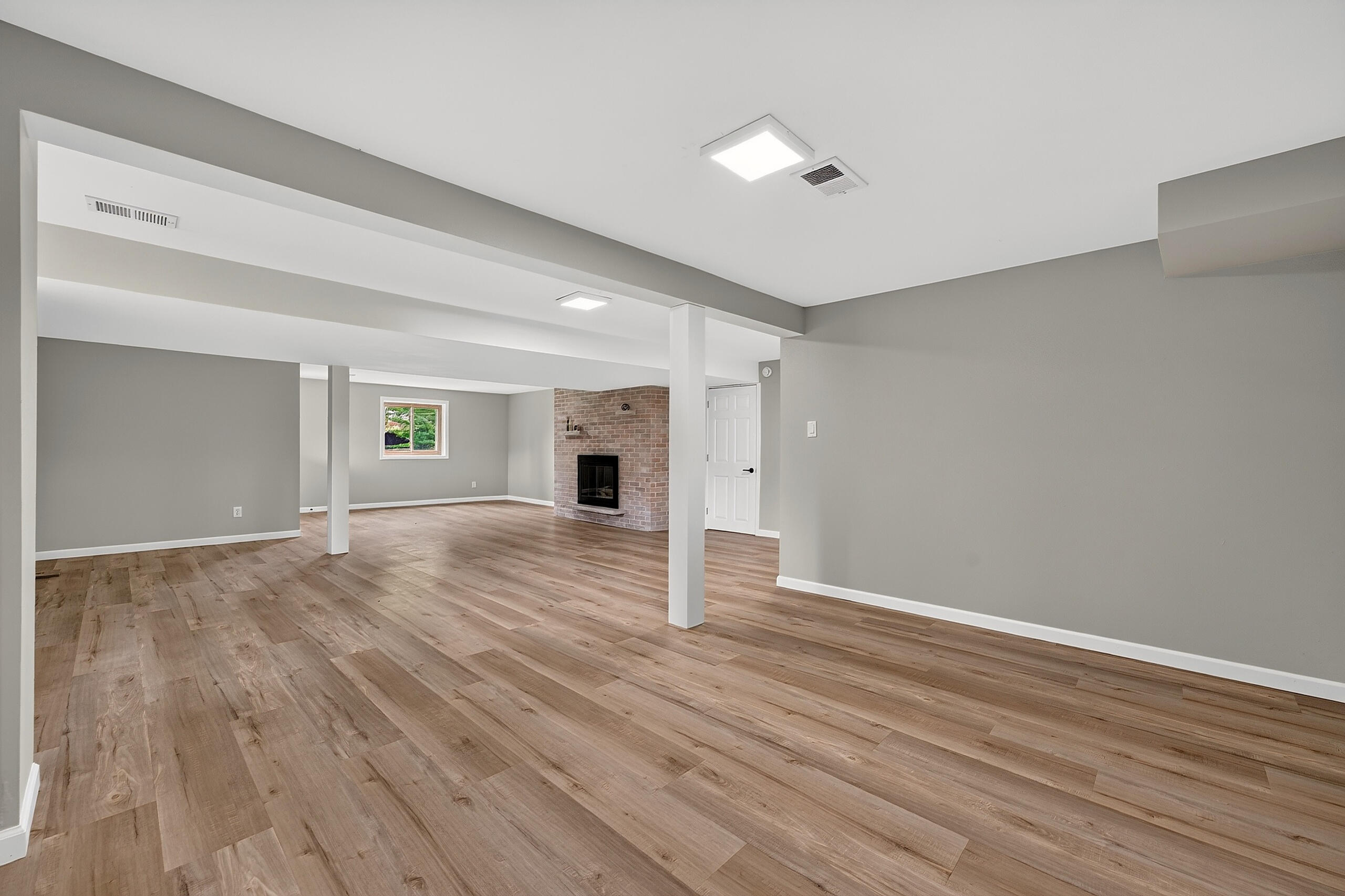 8153 West Holly Road Mequon, WI 53097 - Photo 18 of 42 030_DH100166