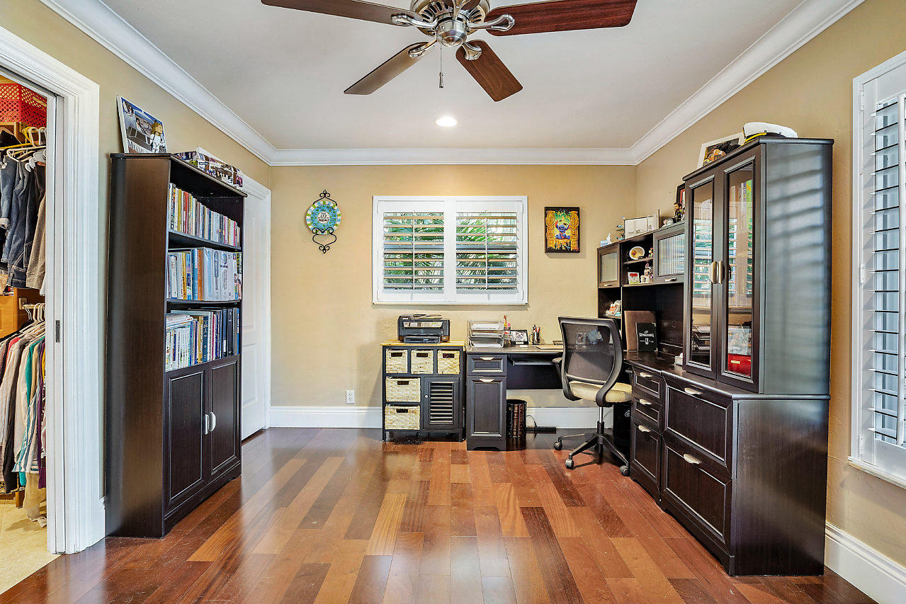 6071 Northwest 4th Avenue Boca Raton, FL 33487 - Photo 10 of 38 DEN/OFFICE