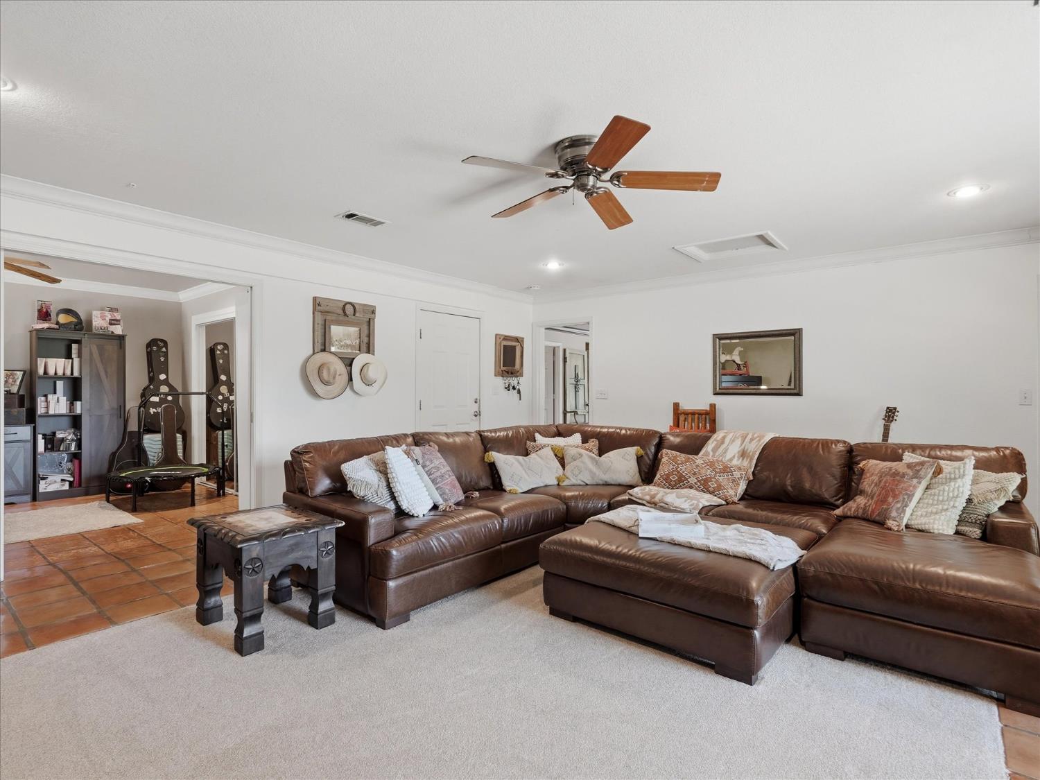 46004 Spring Trail Coarsegold, CA 93614 - Photo 10 of 62 Gallery Image 10