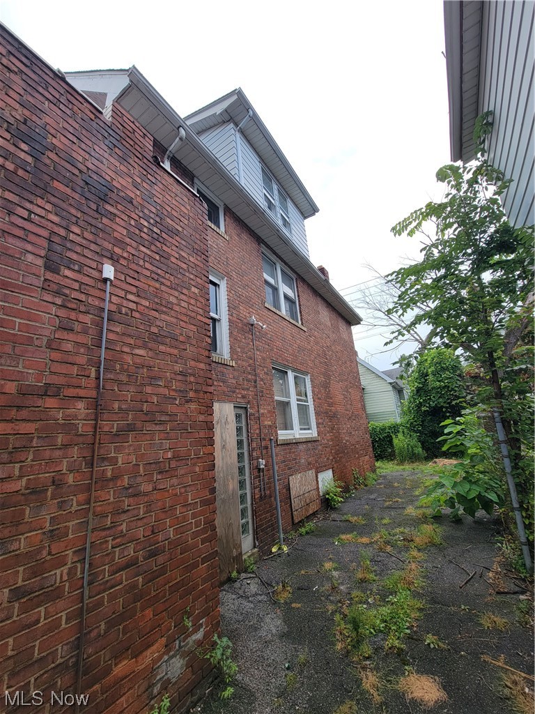 796 London Road Cleveland, OH 44110 - Photo 4 of 25