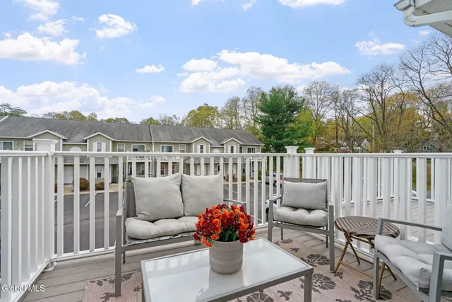 $229,900 | 1606 Cambridge Manor Drive, Scotia, NY 12302