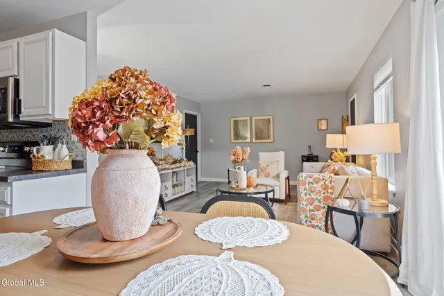 $229,900 | 1606 Cambridge Manor Drive, Scotia, NY 12302