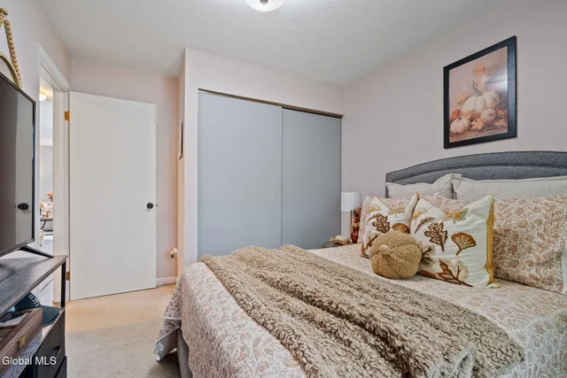 $229,900 | 1606 Cambridge Manor Drive, Scotia, NY 12302