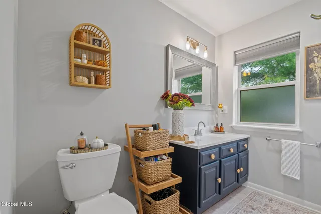 $229,900 | 1606 Cambridge Manor Drive, Scotia, NY 12302