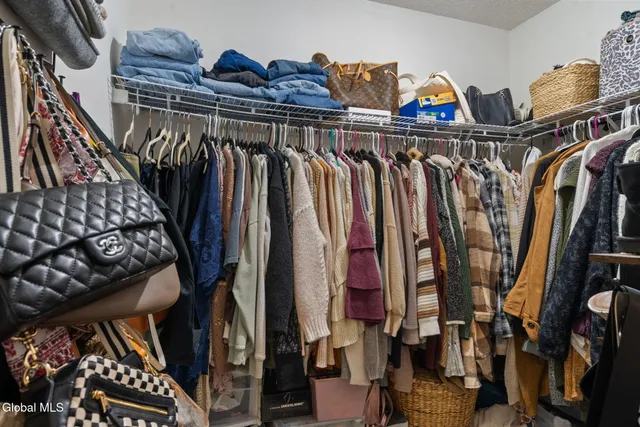 $229,900 | 1606 Cambridge Manor Drive, Scotia, NY 12302