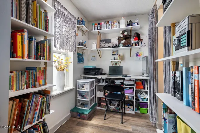 $229,900 | 1606 Cambridge Manor Drive, Scotia, NY 12302