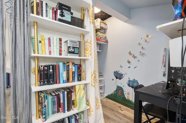 $229,900 | 1606 Cambridge Manor Drive, Scotia, NY 12302