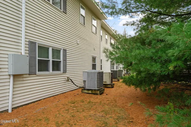 $229,900 | 1606 Cambridge Manor Drive, Scotia, NY 12302