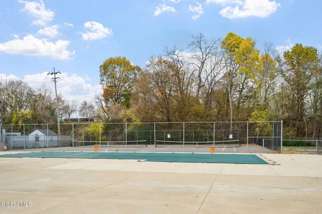 $229,900 | 1606 Cambridge Manor Drive, Scotia, NY 12302