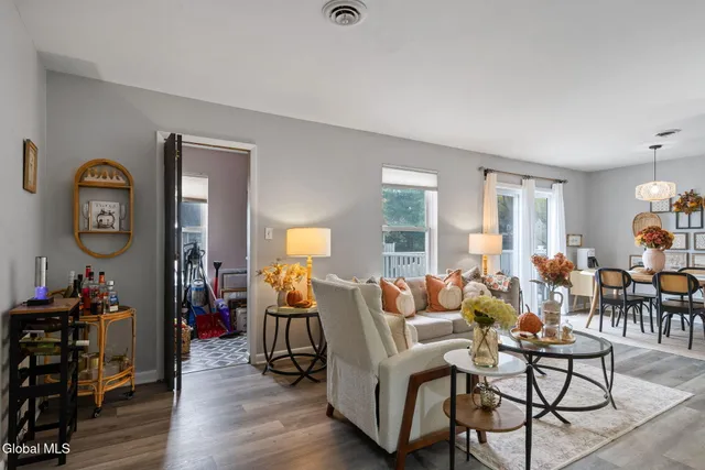 $229,900 | 1606 Cambridge Manor Drive, Scotia, NY 12302