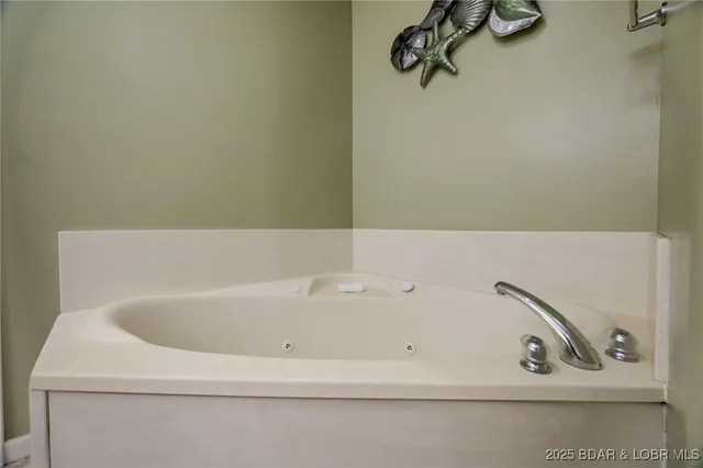 $380,000 | 91 Moeller Way, Unit 1F, Camdenton, MO 65020