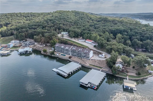 $380,000 | 91 Moeller Way, Unit 1F, Camdenton, MO 65020