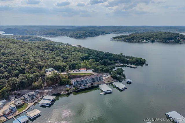 $380,000 | 91 Moeller Way, Unit 1F, Camdenton, MO 65020