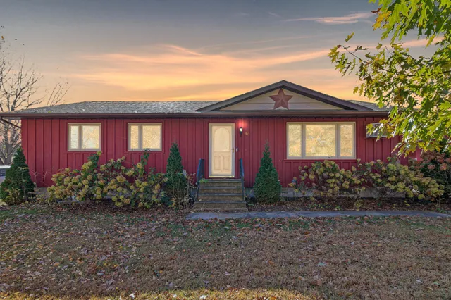 $240,000 | 405 Elm Street, Henderson, MN 56044