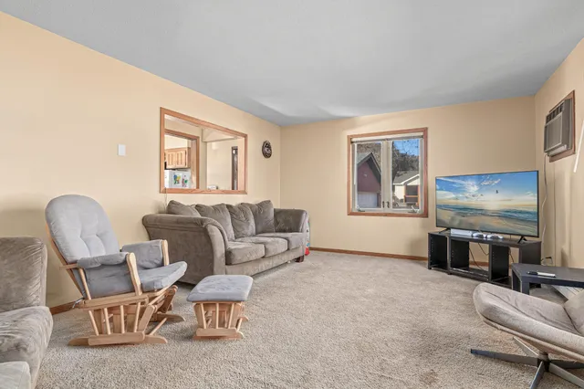 $240,000 | 405 Elm Street, Henderson, MN 56044