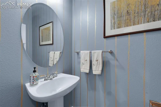 a balcony with an outdoor space