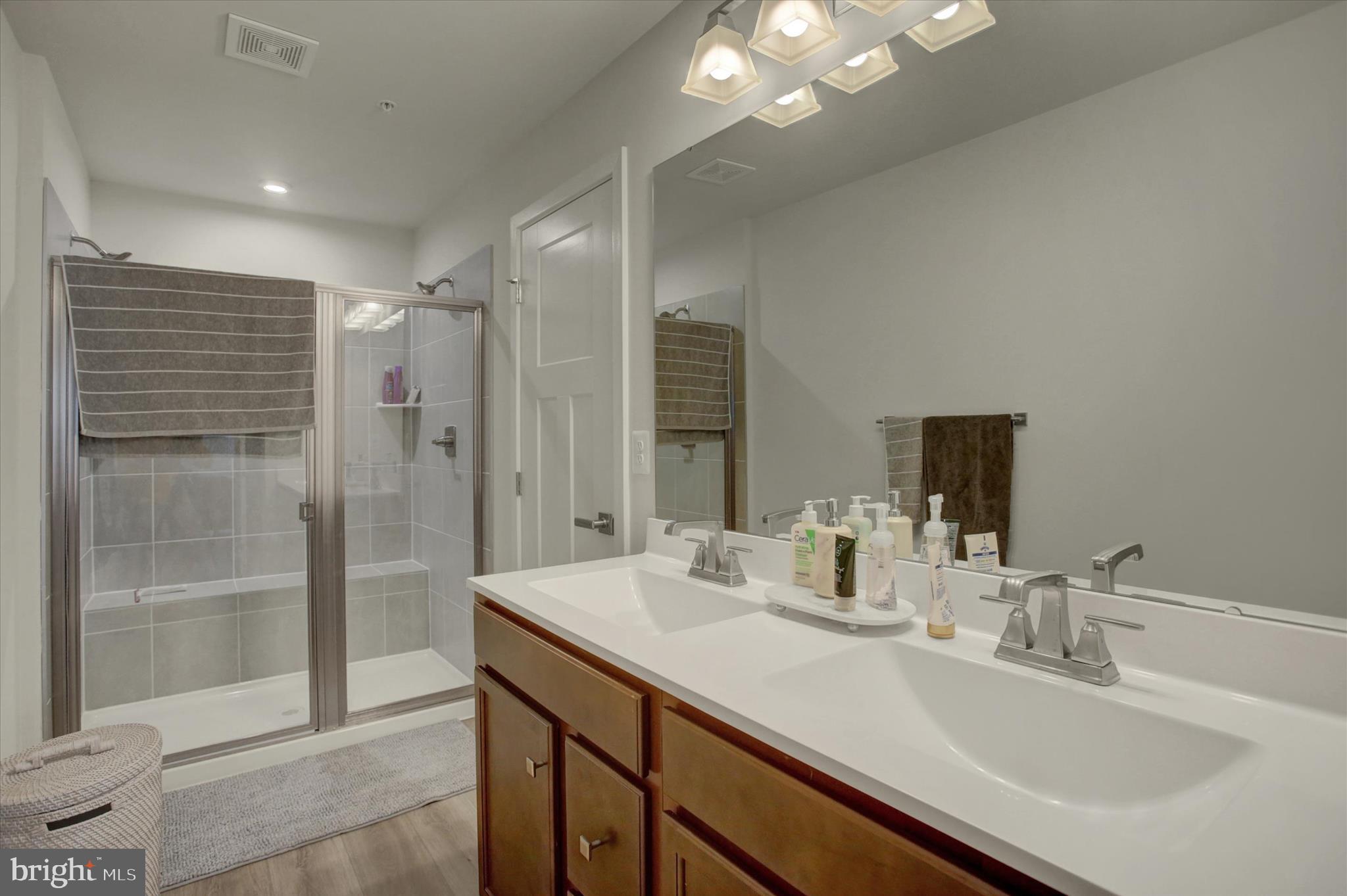 741 Raeann Drive Greencastle, PA 17225 - Photo 14 of 28 Primary bath