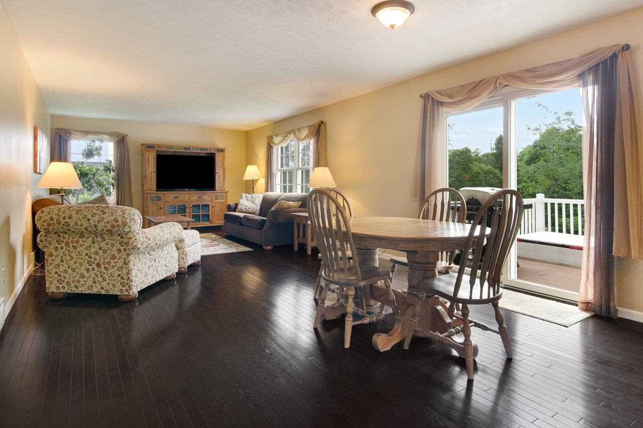 4215 Summerhill Road Traverse City, MI 49684 - Photo 15 of 47 1888593-14.JPG