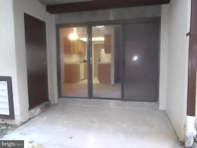 11627 Stoneview Square, Unit 78/1B Reston, VA 20191 - Photo 8 of 19 Patio