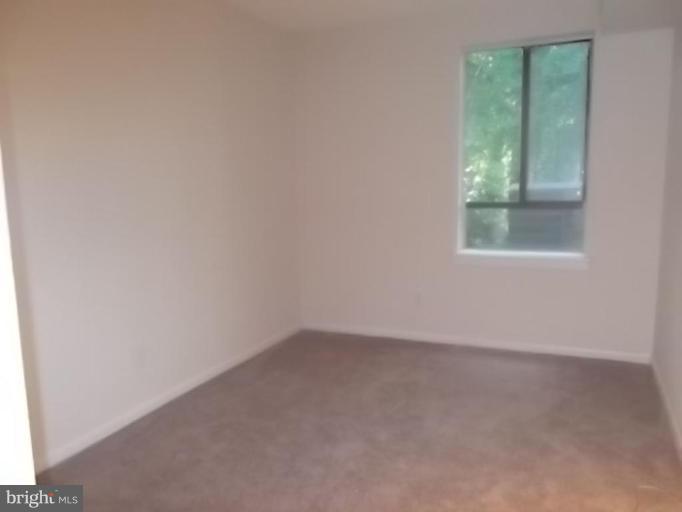 11627 Stoneview Square, Unit 78/1B Reston, VA 20191 - Photo 10 of 19 Bedroom #2
