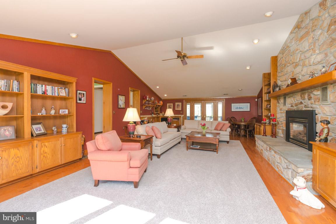 1314 Milldam Road Baltimore, MD 21286 - Photo 6 of 35 Stone, Gas Firepleace!