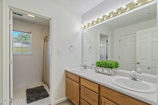 $410,000 | 337 Nicely Trail, Powell, TN 37849