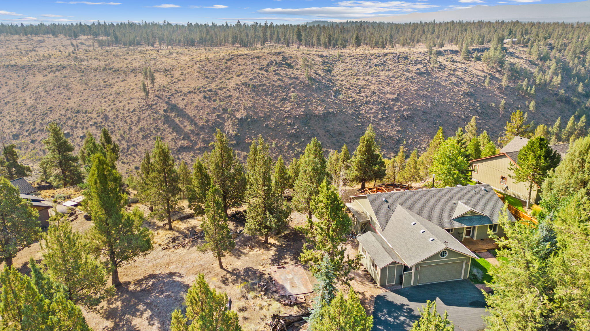 17291 Mountain View Road Sisters, OR 97759 - Photo 4 of 33 4