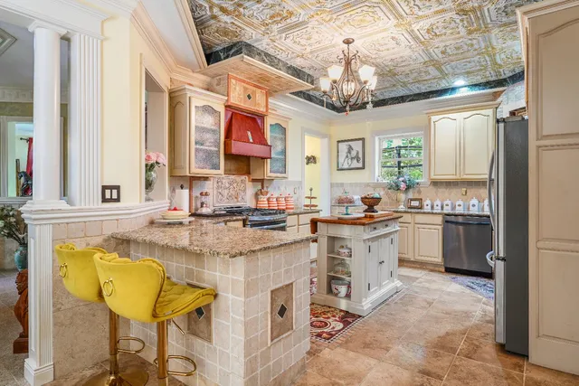 $799,900 | 19534 Longview Drive, Lawrenceburg, IN 47025