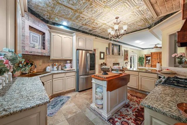 $799,900 | 19534 Longview Drive, Lawrenceburg, IN 47025